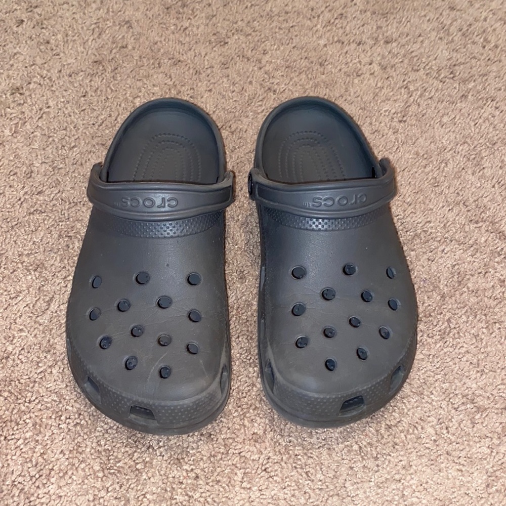 crocs